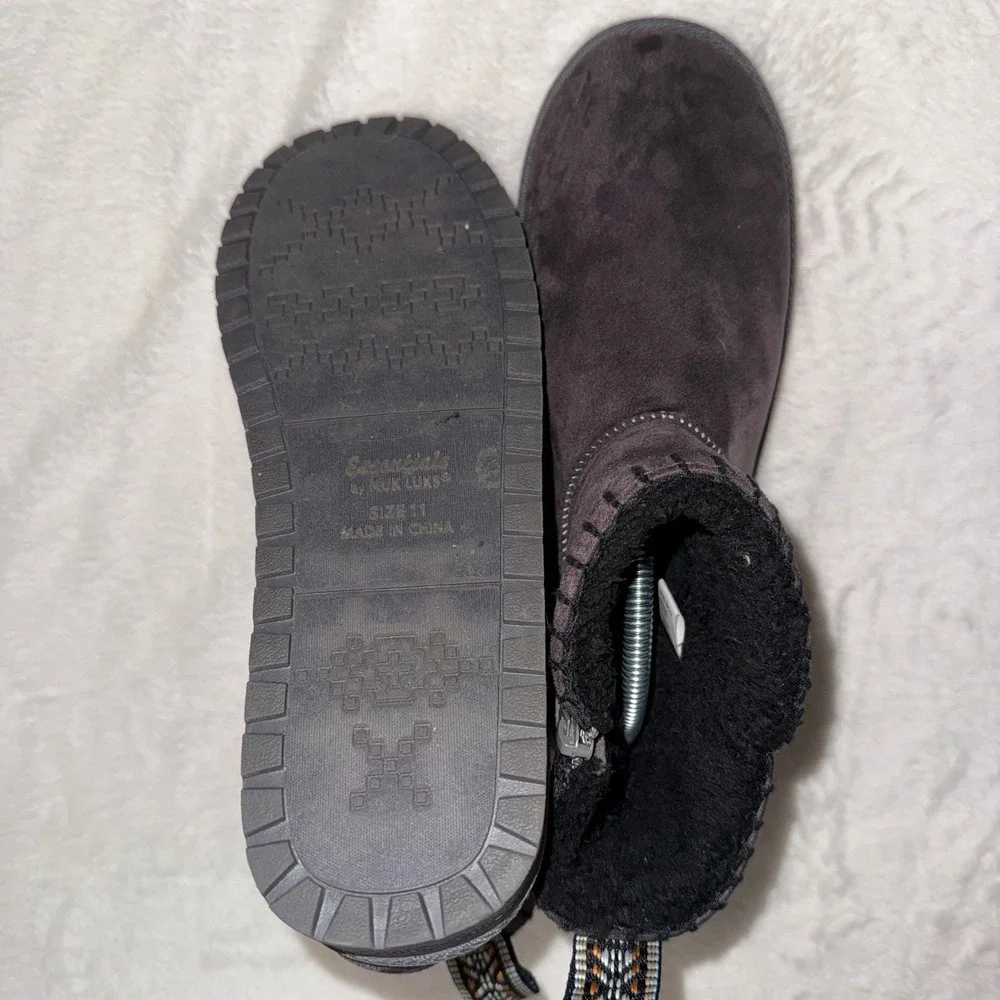 Muk Luks dark gray